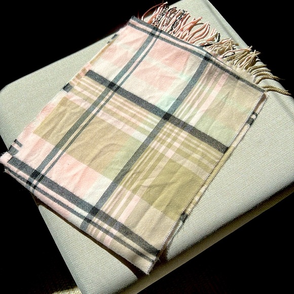 Cashmere Scarf - Picture 4 of 4